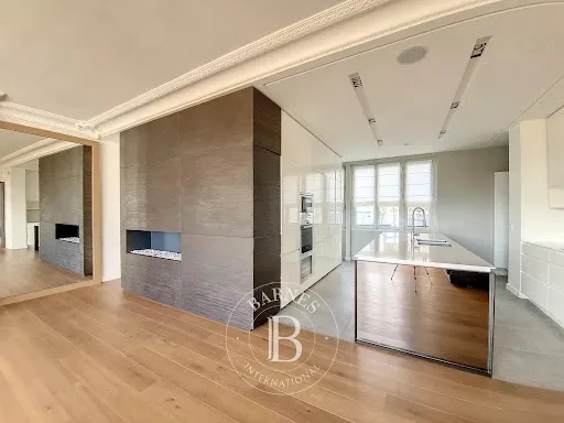 Séjour - Appartement de Luxe avec Vue Tour Eiffel à Paris 7ᵉ