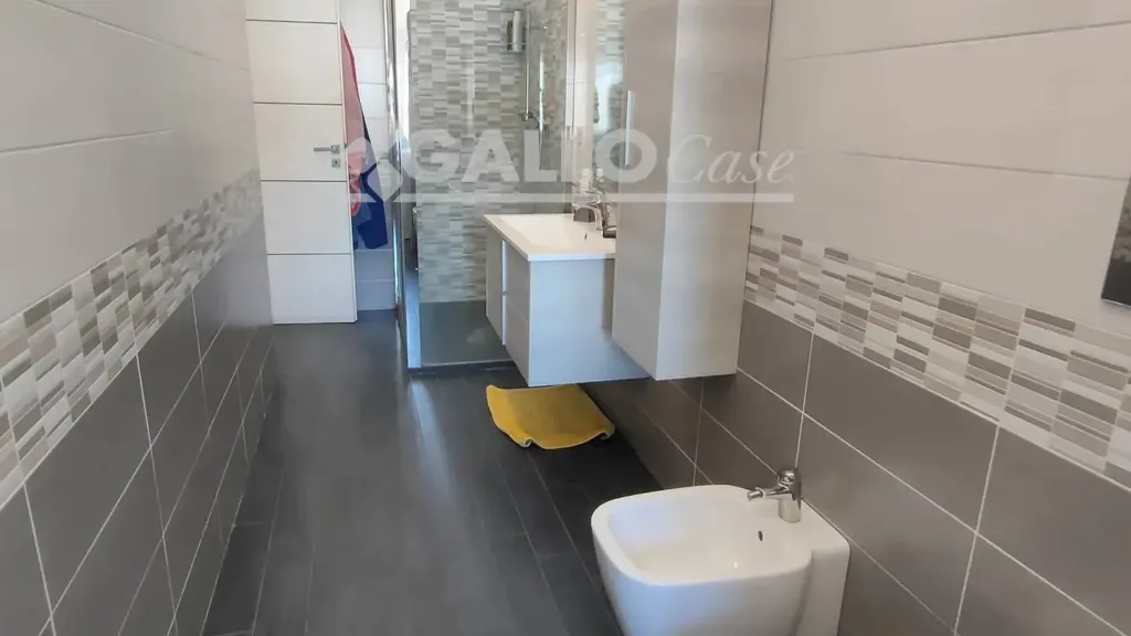 Vannitoad - Panoramic Apartment with Dual Access in Rende