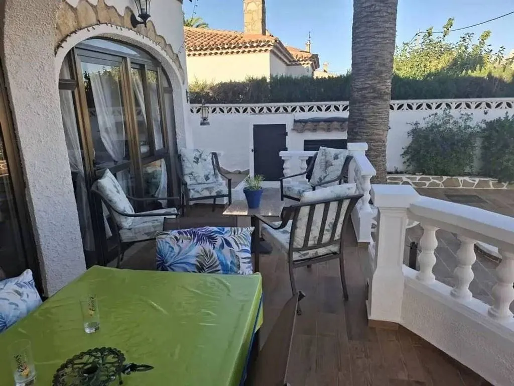 Terrass - Chalet with Pool and Terrace in Miami Platja