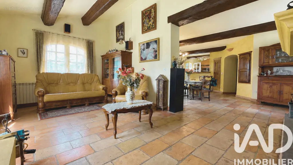 Séjour - Maison avec Jardin et Terrasse à Pertuis