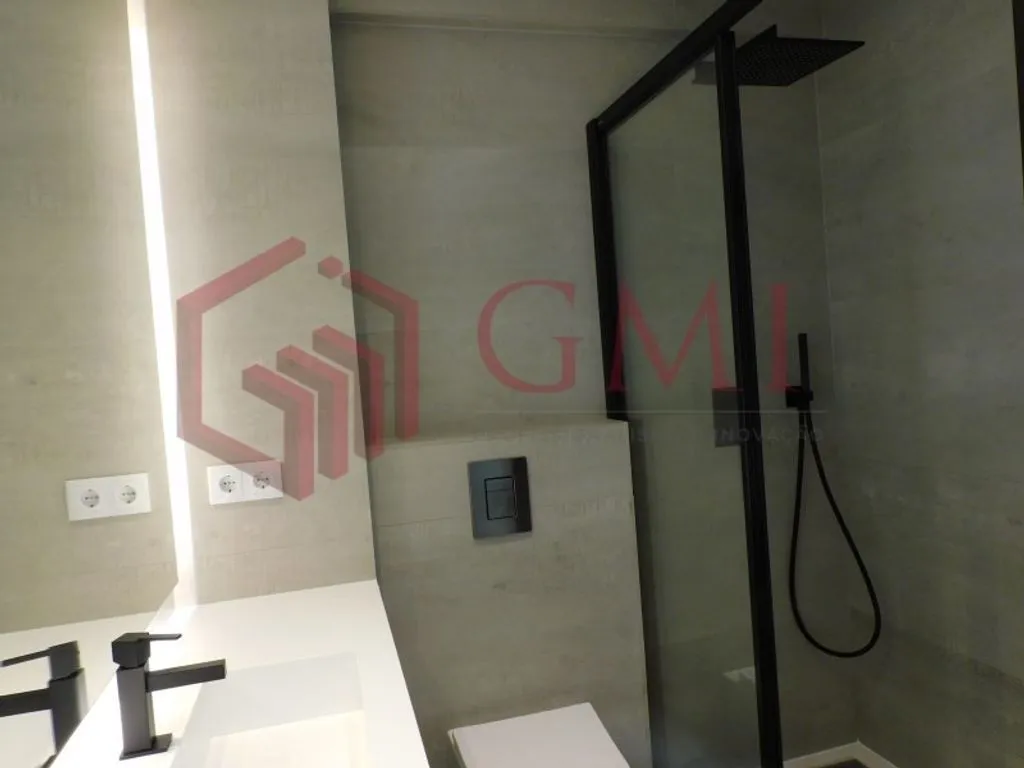 Salles de bain - Luxury Flat with Private Box in Loures