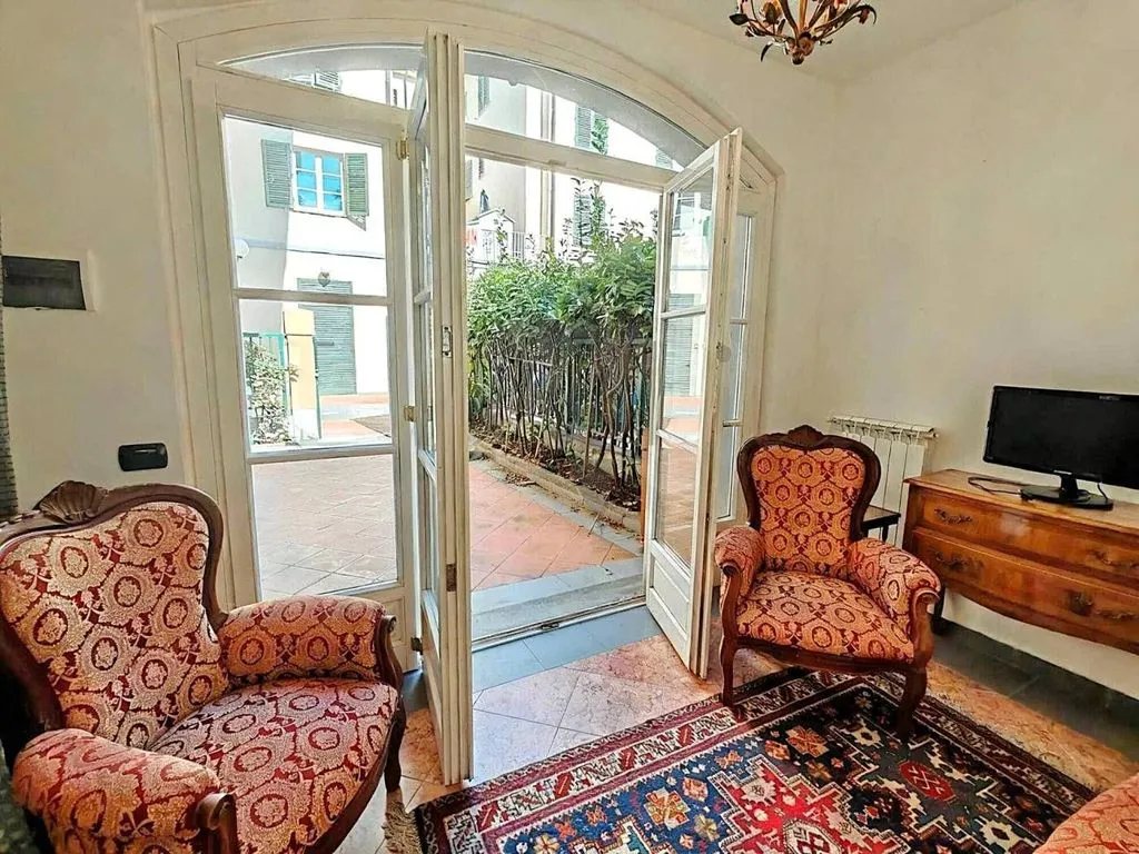 Elutuba - Renovated Flat with Private Garden in Lucca