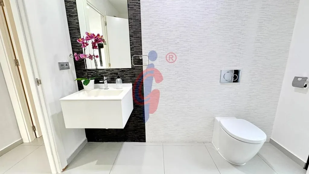 Bathrooms - Detached House with Pool in Rojales, Valencia
