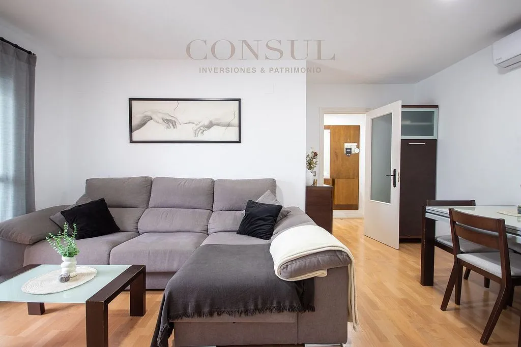 Séjour - 3-Bedroom Apartment with Balcony in La Banda