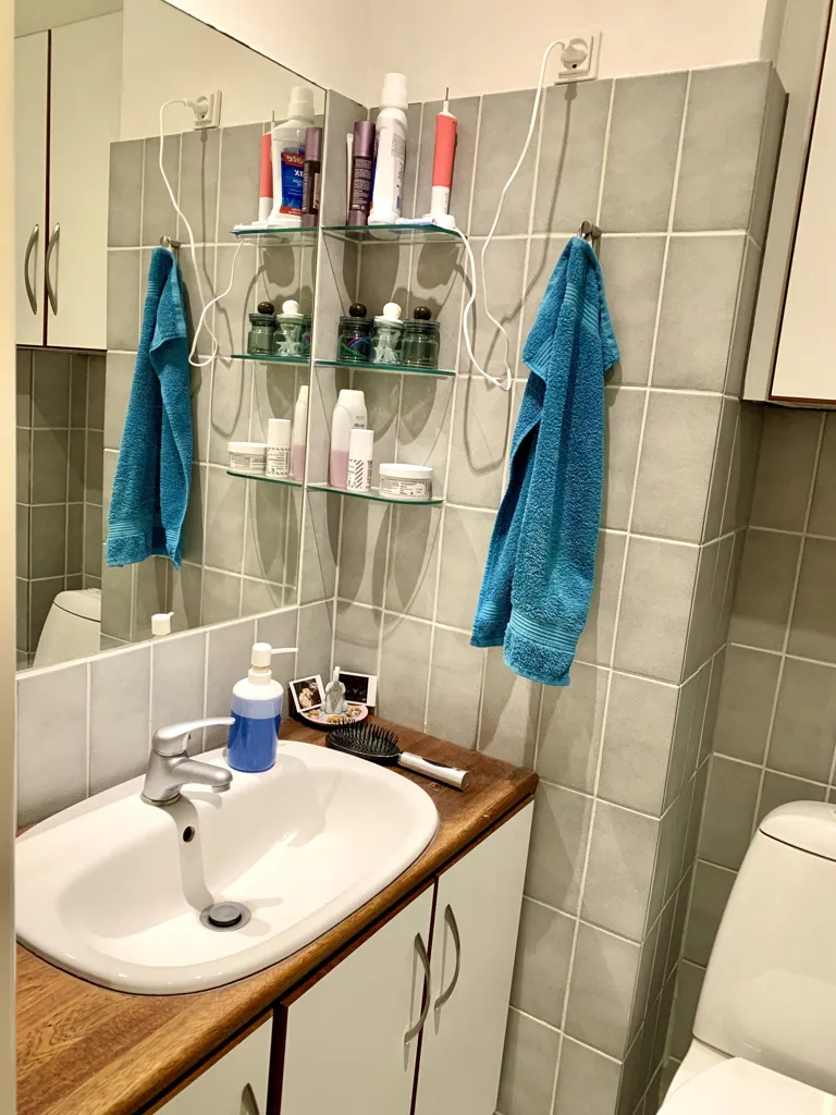 Salles de bain - Spacious Flat with Private Kitchen on Amager