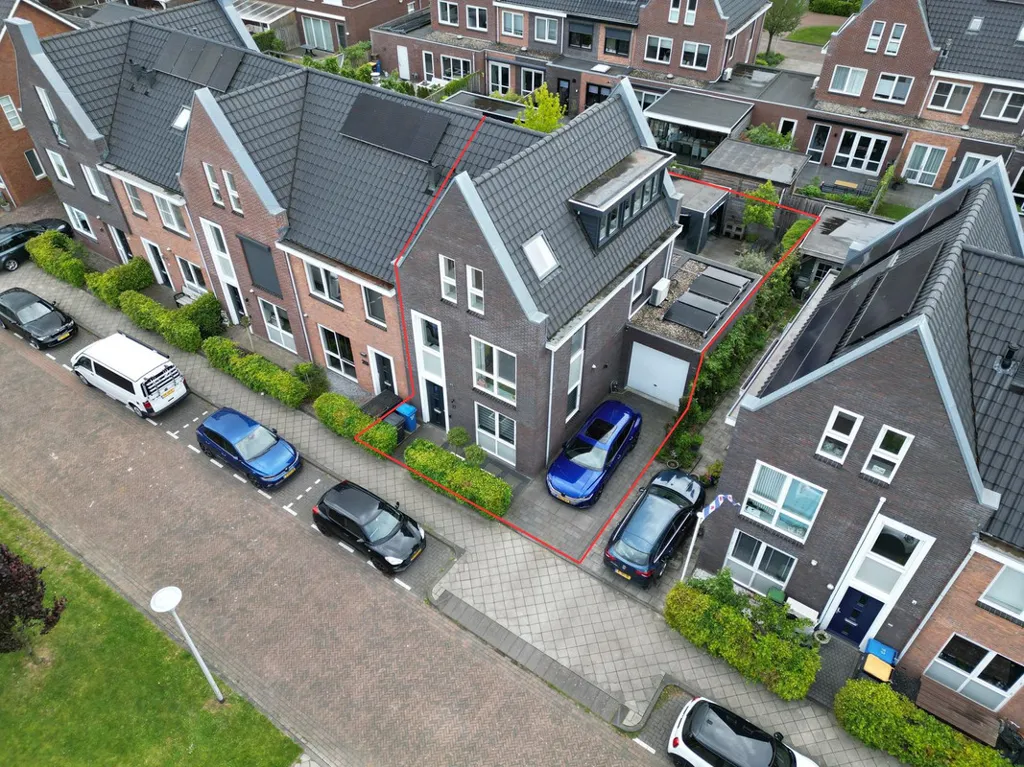 Õhuvaade - Modern Corner House with Garage in Woudenberg