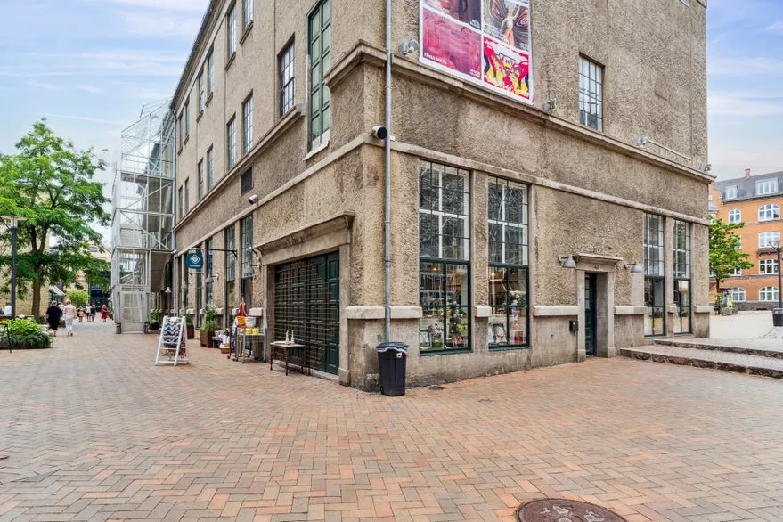Exterior - Corner Retail Unit in Brandts Passage, Odense