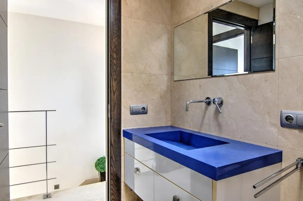 Bagni - Beachfront Villa with Sea Views in Oliva Nova