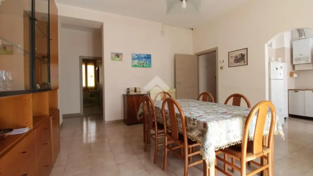 Salle à manger - Rear-Facing Apartment with Balcony in Terni