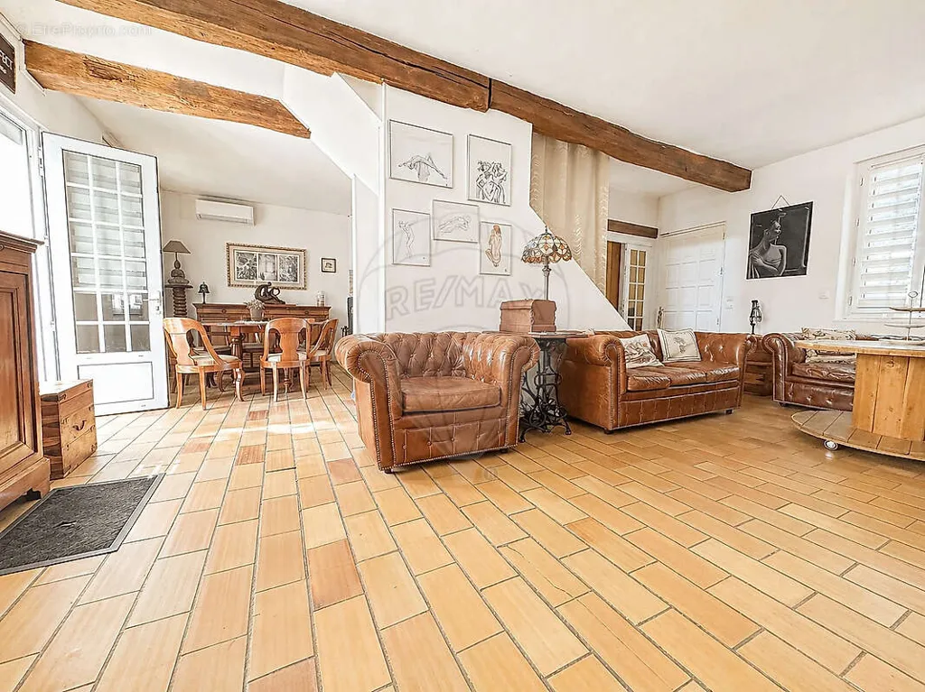 Soggiorno - House with Garden in Senlis