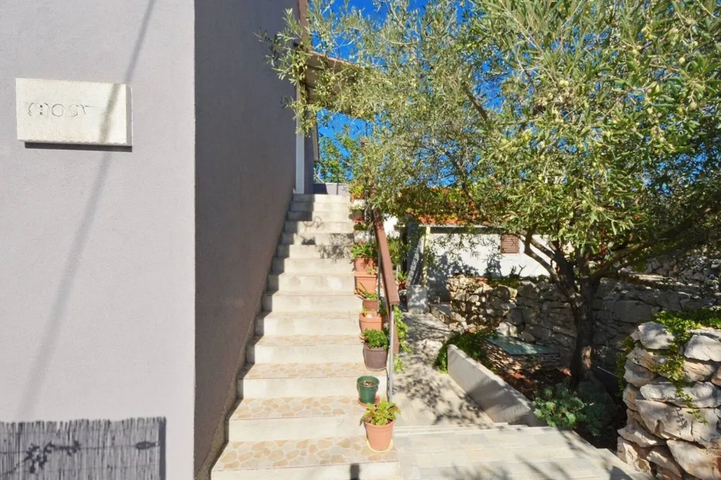 Stanze - Beachfront Cottage with Sea Access in Split