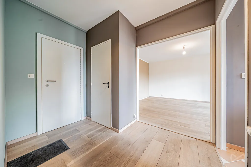 Esik - Apartment with Terrace in Ganshoren