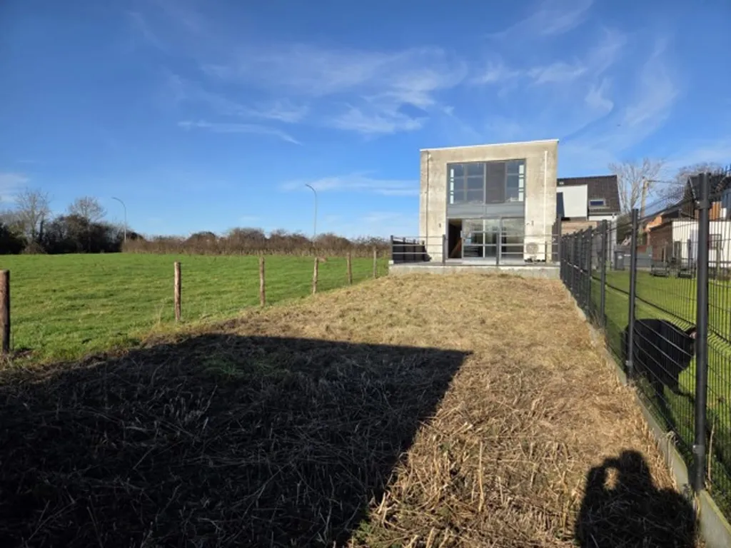 Aed - Move-in Ready Home with Garden and Terrace