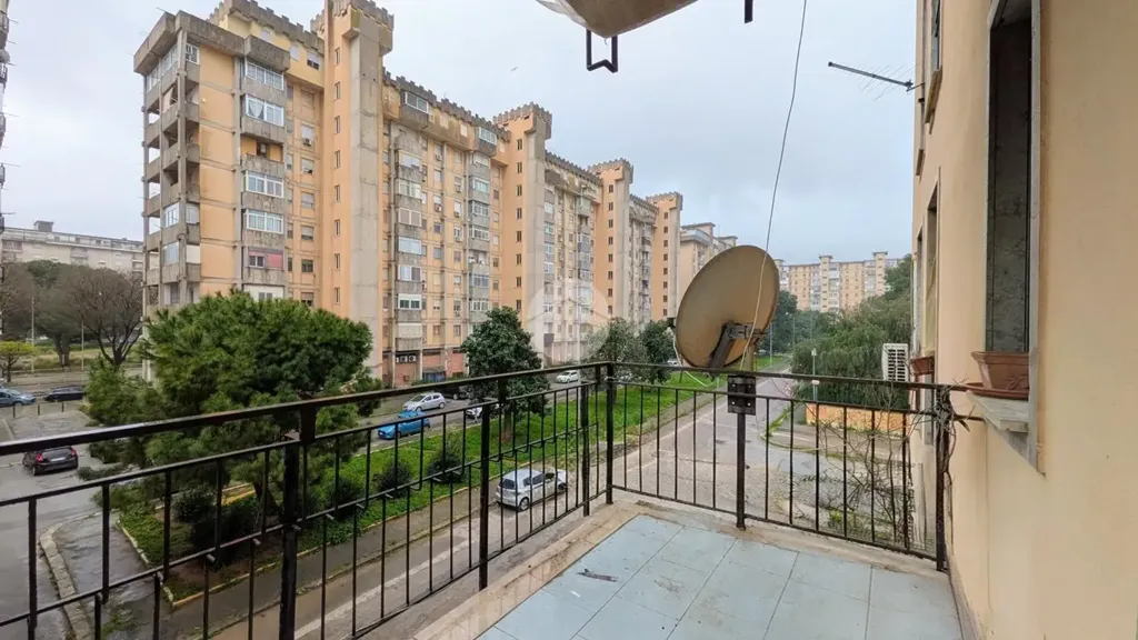Balcon - 5-Room Apartment with Balcony in Palermo
