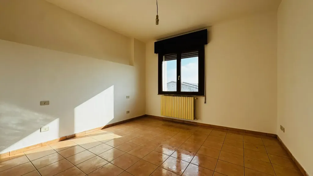 Toad - Three-Bedroom Apartment with Garage in Legnago