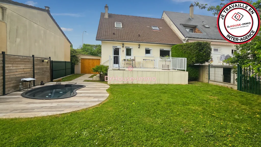 Jardin - Maison Familiale avec Jacuzzi à Savigny-sur-Orge