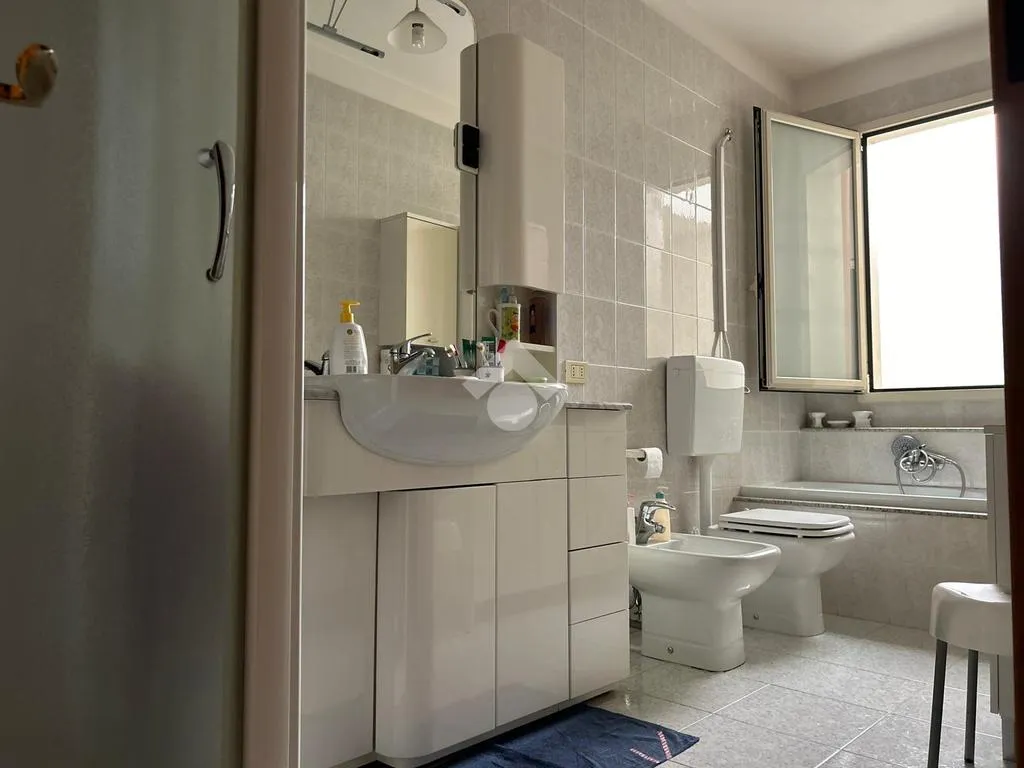 Bagni - Independent Two-Unit Building in Grottaglie