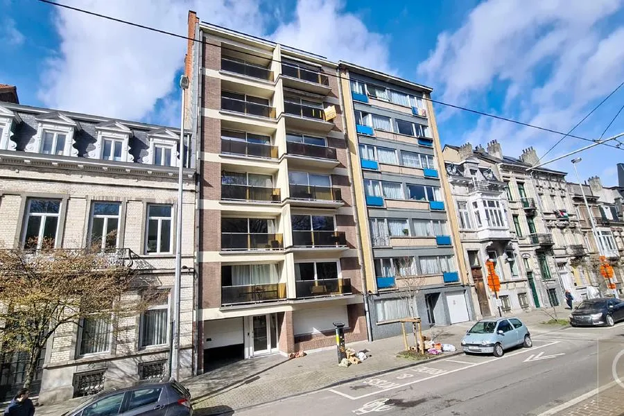 3 magamistoaga korter asukohas Laeken