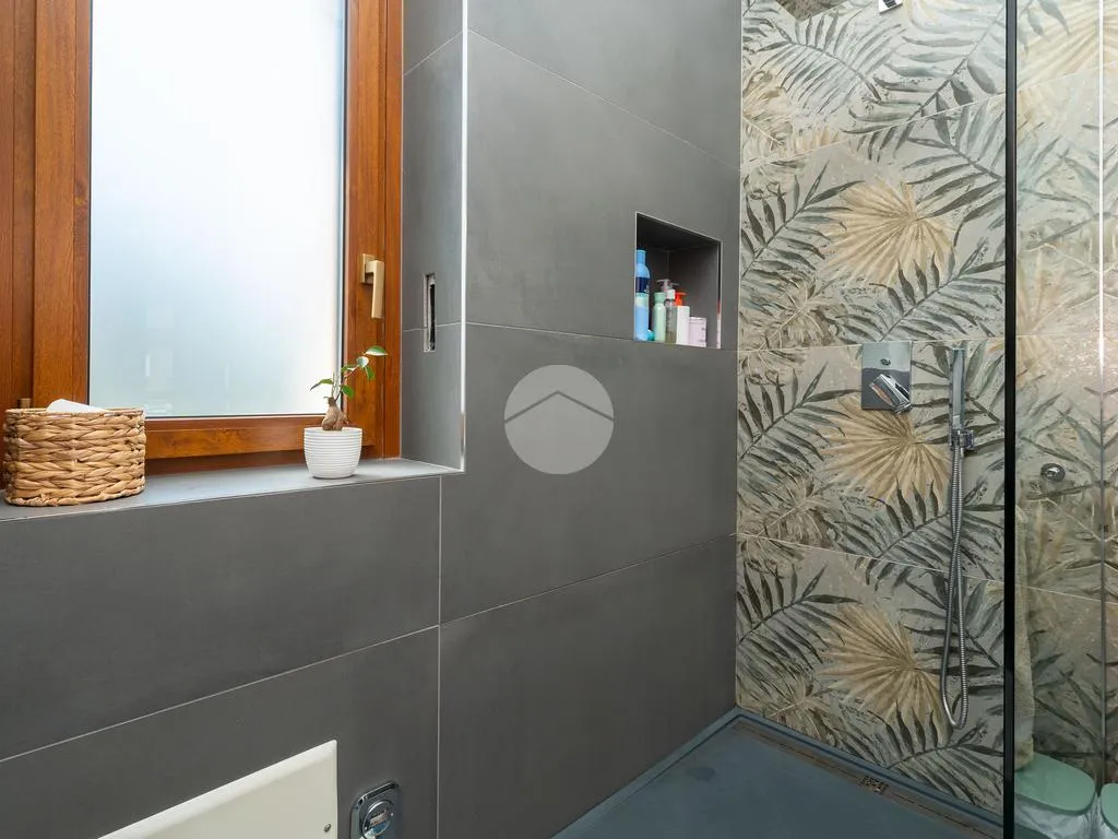 Bathrooms - Modernised 3-Bedroom Apartment in Druento