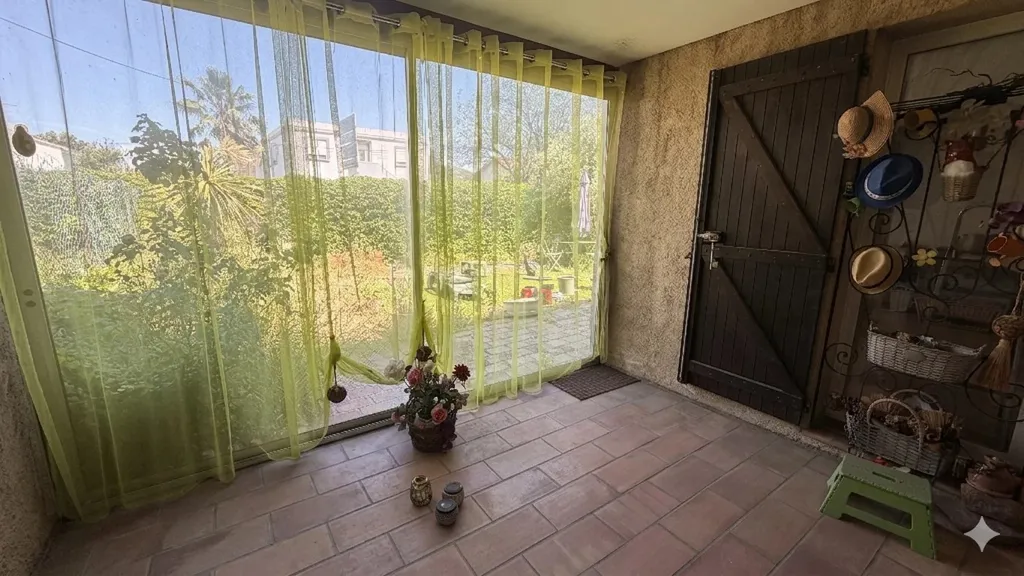 Terrasse - Maison avec Jardin et Véranda à Marignane