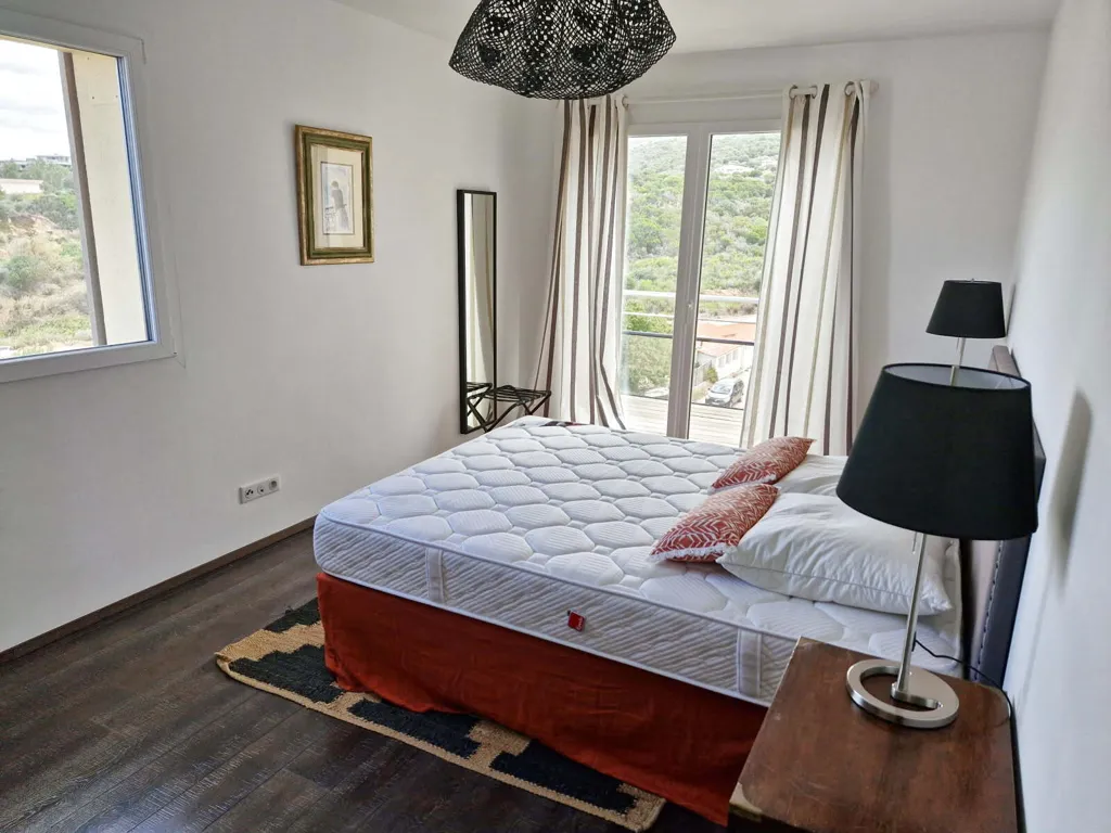Magamistoad - Waterfront Apartment with Sea View in Agosta