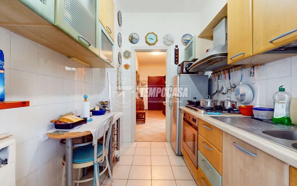 Kitchen - Trilocale with Lake View in Mantua