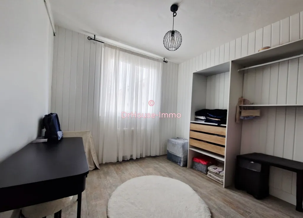 Magamistoad - Renovated Flat with Balcony in Private Residence
