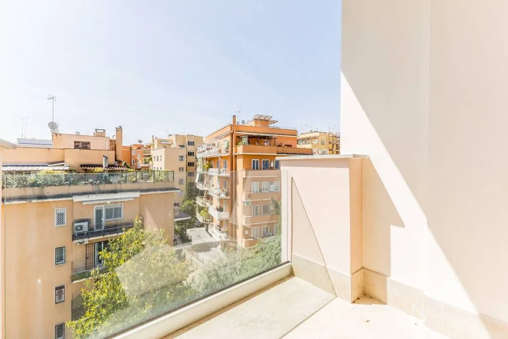 Balcon - Luxury Penthouse with South Exposure in Rome