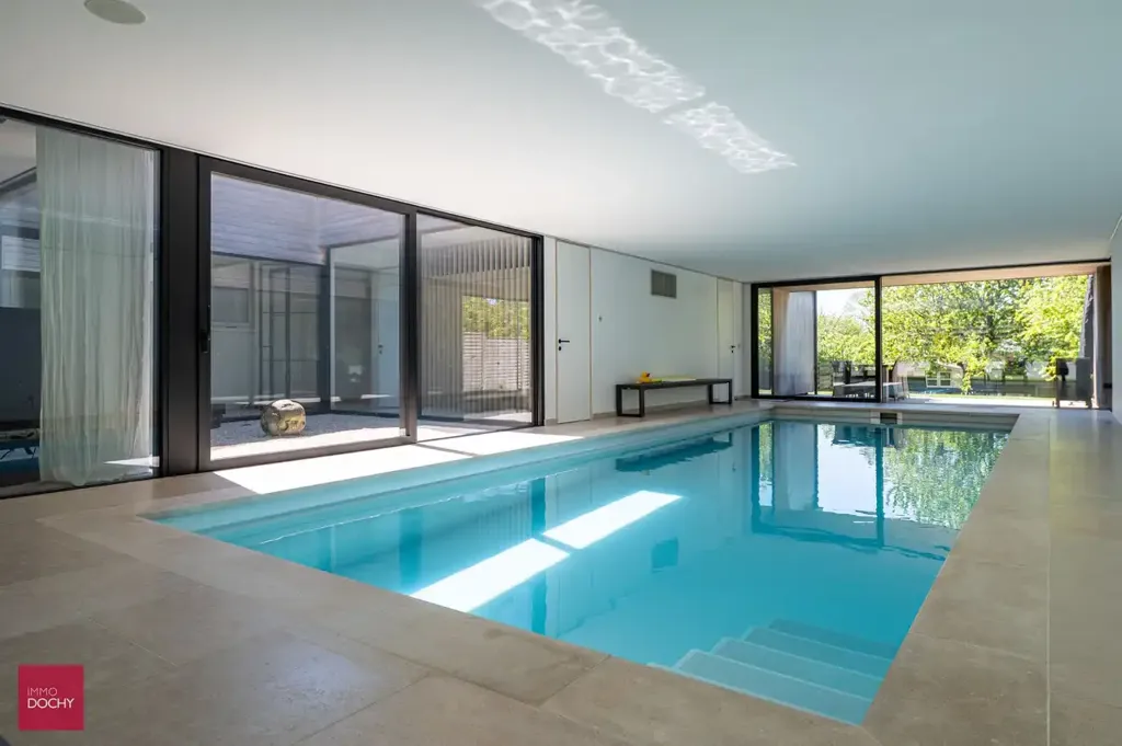 Bassein - Spacious Villa with Indoor Pool in Suburb