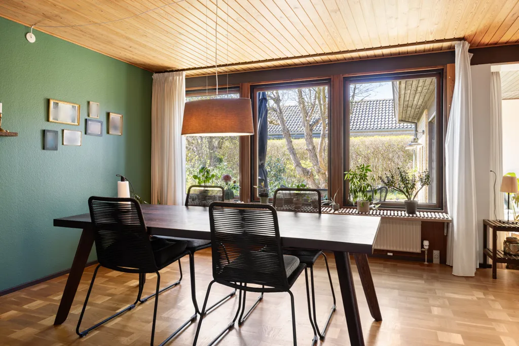 Sala da pranzo - Fenced Villa with Garden in Smørumvang