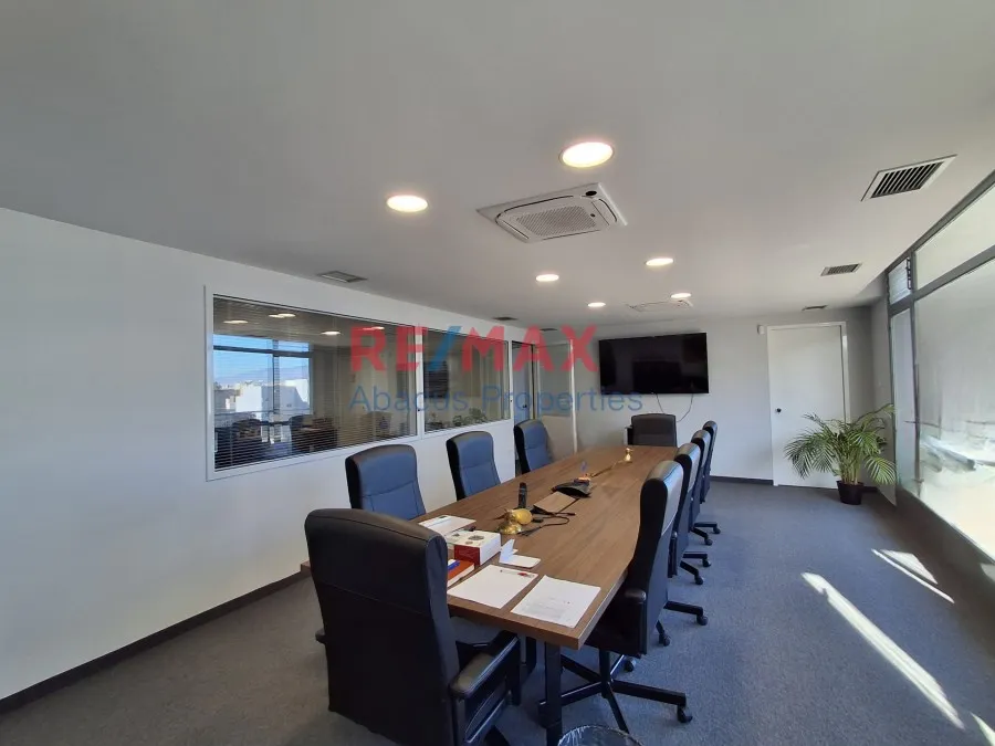 Studio - Commercial Space with Harbour View in Piraeus