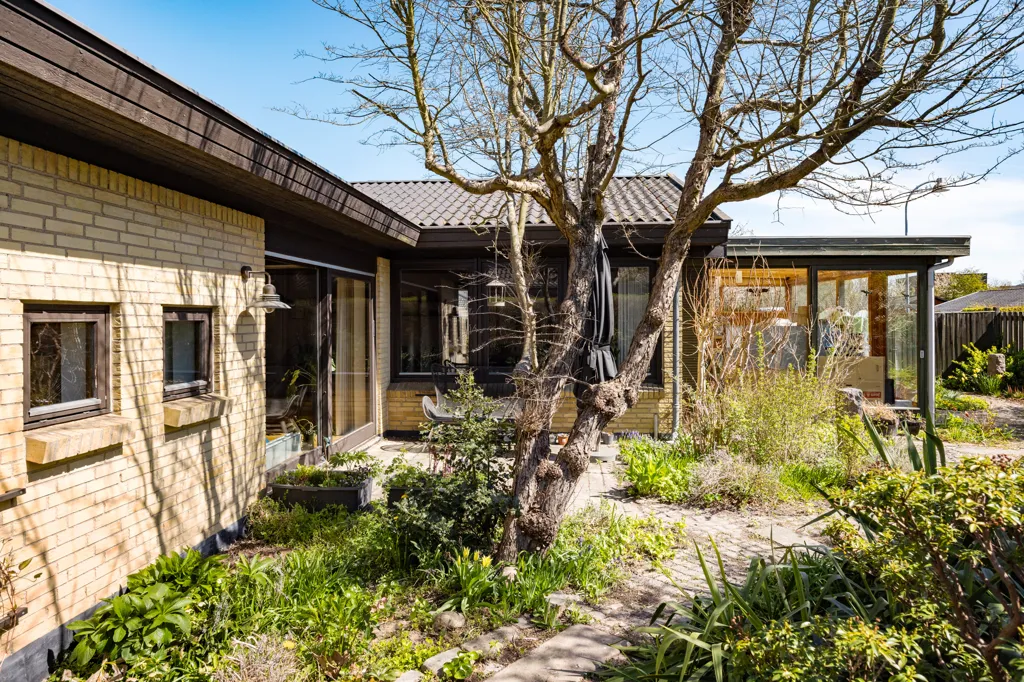 Giardino - Fenced Villa with Garden in Smørumvang