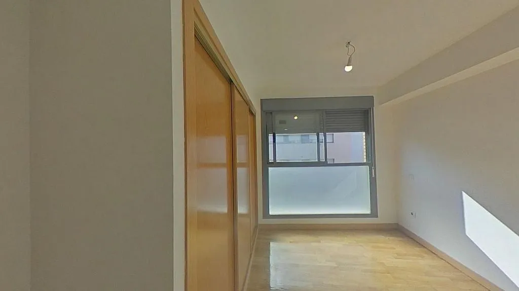 Esik - 1-Bedroom Flat with Garage in Numancia