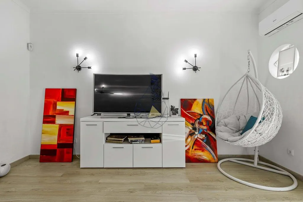 Living Room - 2-Bedroom Villa with Private Garden in Albufeira
