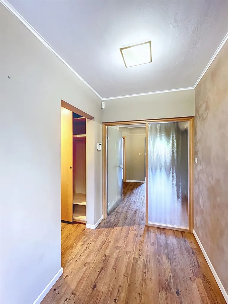 Entrée - Villa 4 Façades avec Ancienne Partie Professionnelle à Hannut