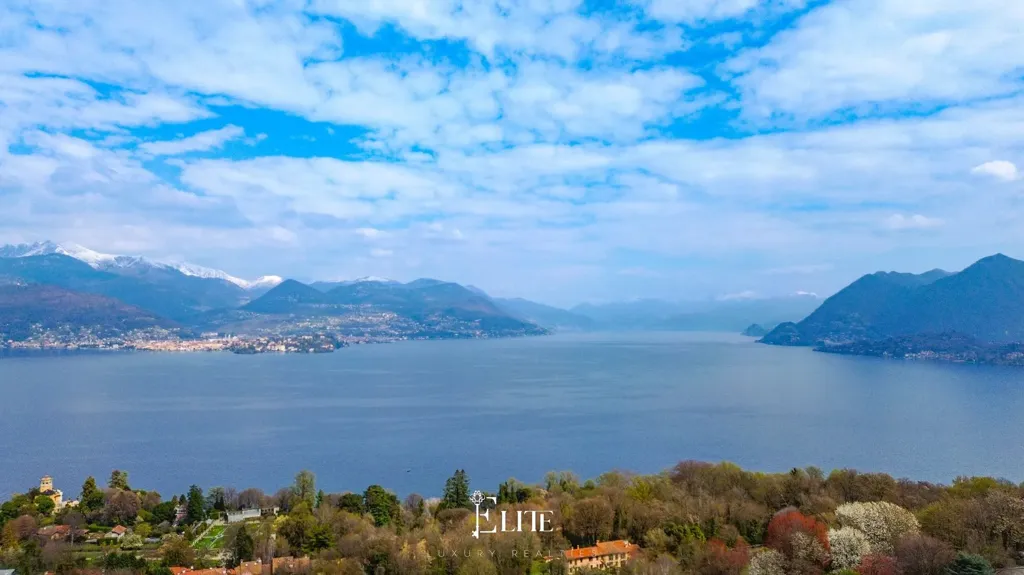 Historic Villa with Lake Views, Stresa