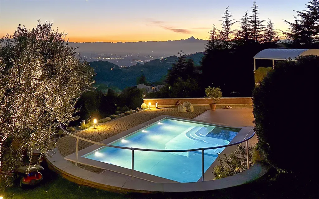 Pool - Luxury Villa with Panoramic Views in Turin