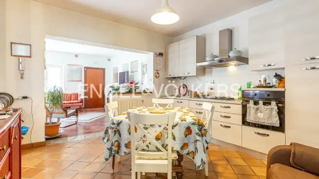 Cuisine - Villa with Three Apartments in Guidonia Montecelio