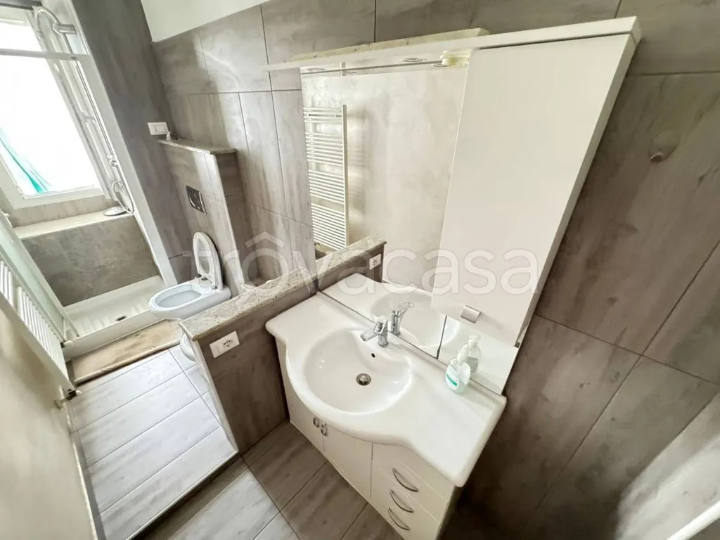 Vannitoad - Rearranged Apartment with Balcony in Turin