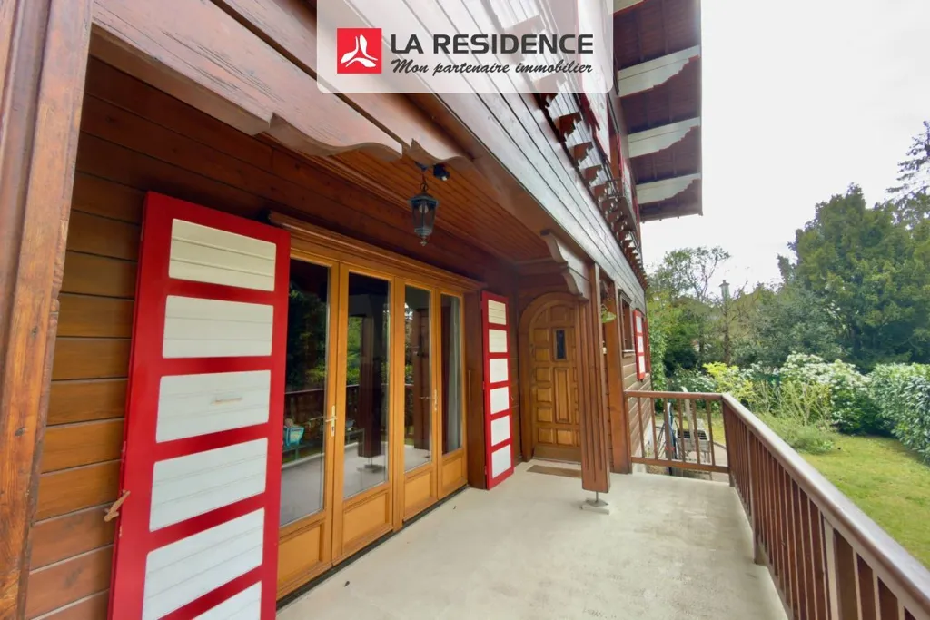 Balcon - Chalet au Calme avec Piscine à Beauchamp