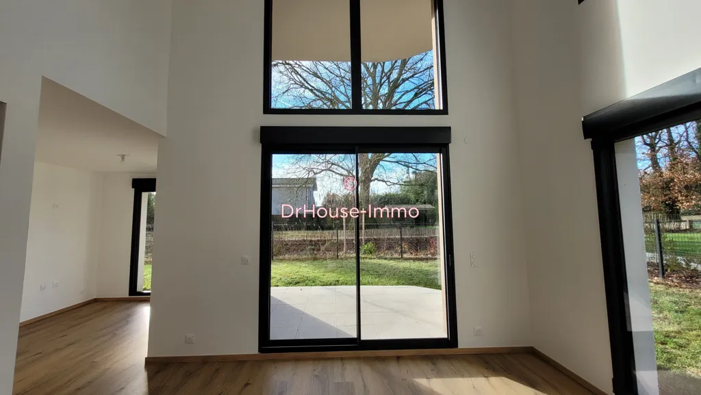Living Room - Duplex with Garden in Pessac, Bordeaux