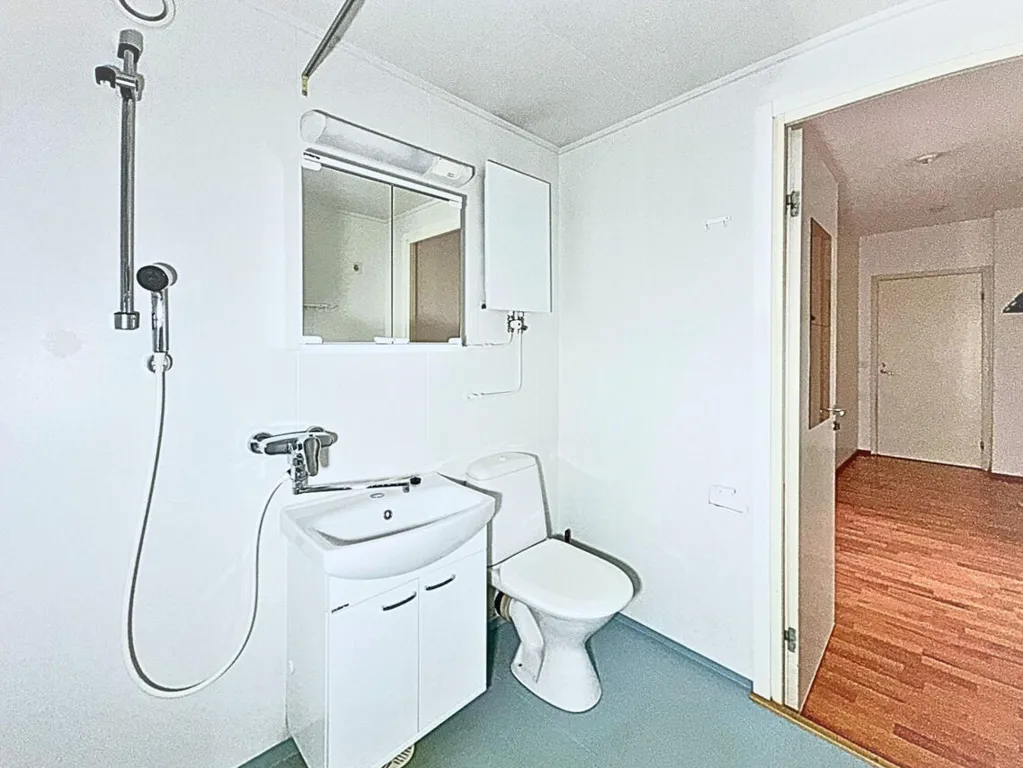 Vannitoad - Spacious Two-Bedroom Flat with Balcony in Hervanta, Tampere