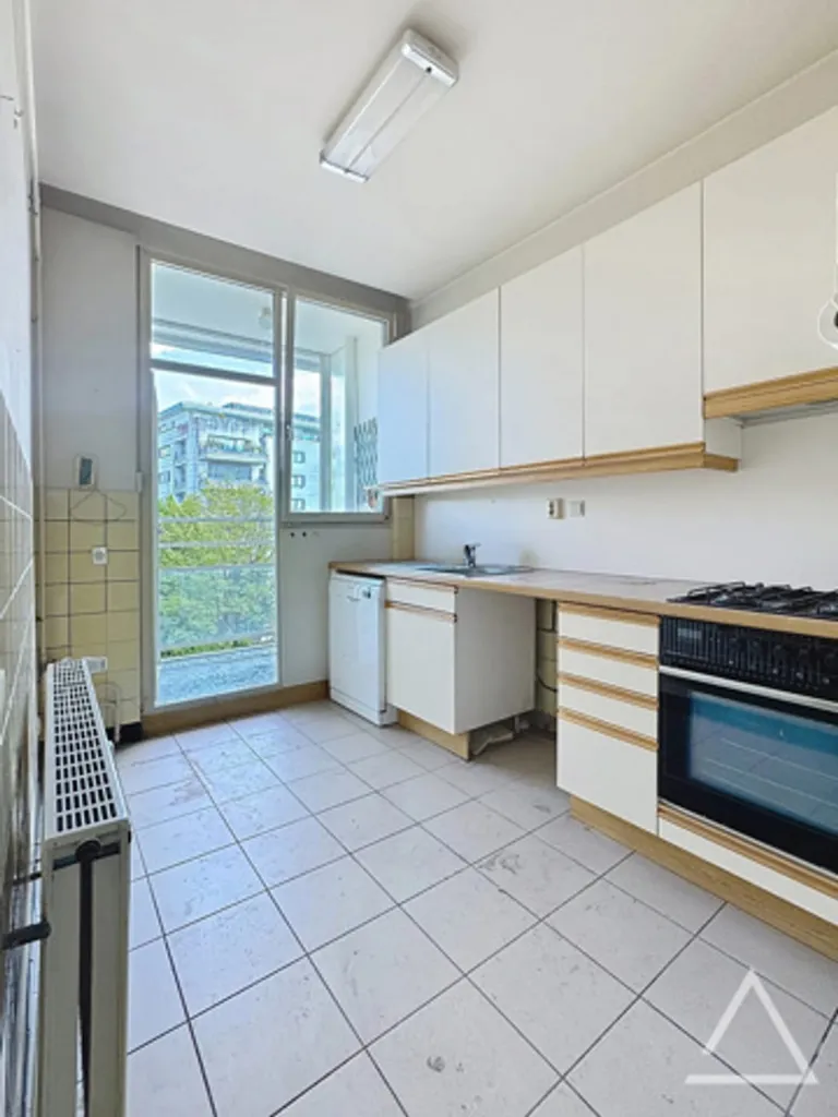 Cucina - 2-Bedroom Flat with Terrace in Central Location
