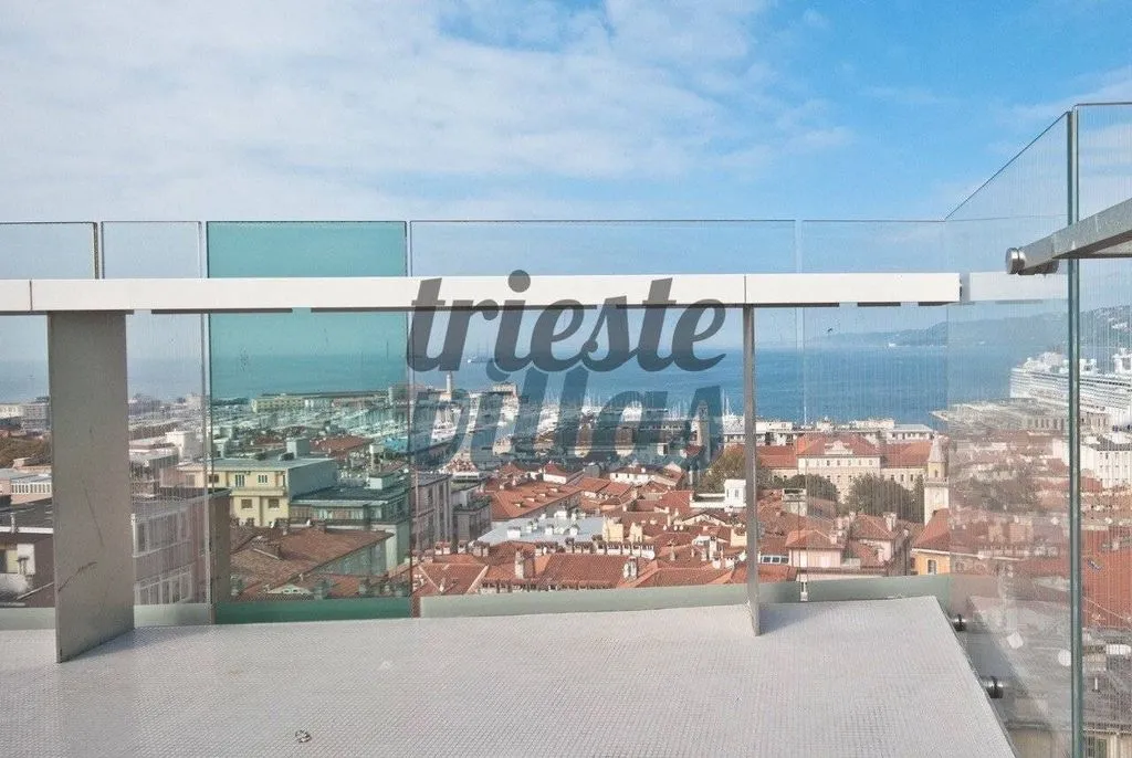 Terrasse - Penthouse with Panoramic View in Trieste