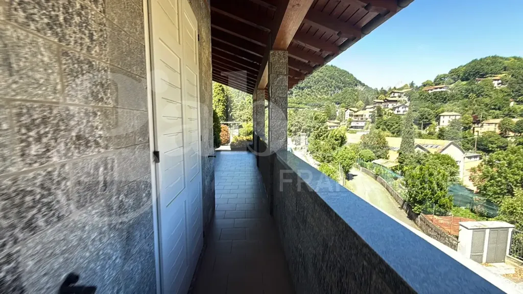 Balcone - Panoramic Villa with Garden in Asso (CO)