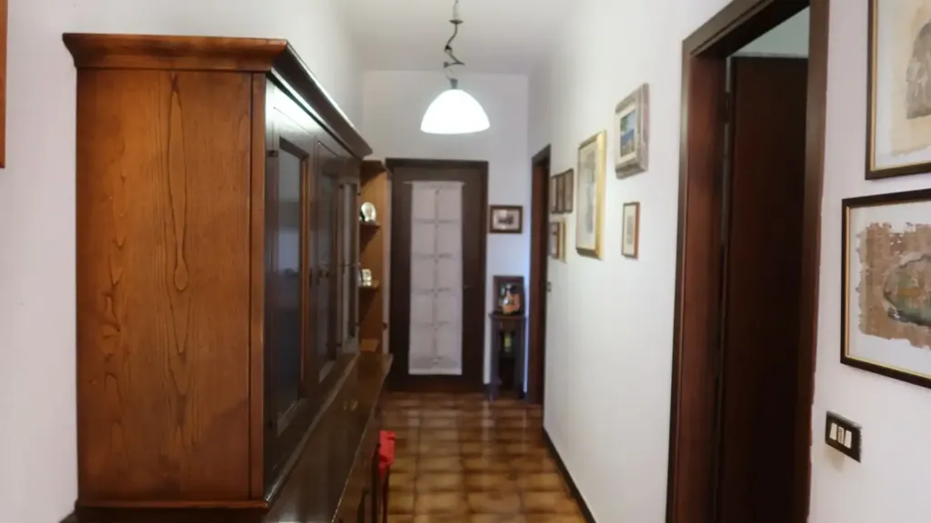 hallway_entrance