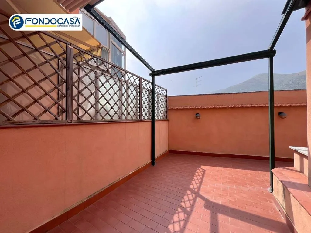 Terrasse - Renovated Beachfront Apartment in Ceriale