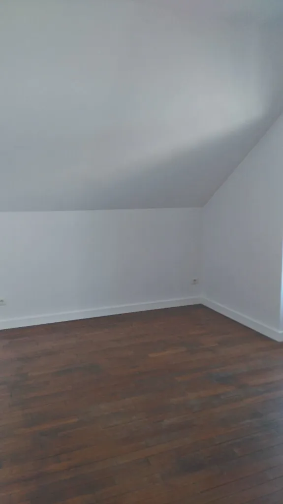 Rooms - Character Flat with Parking in Chaumont