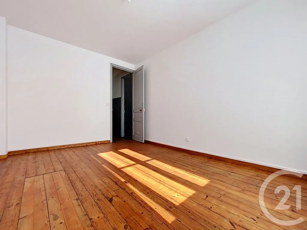 Toad - Fully Renovated 3-Bed Flat in Rochefort Centre
