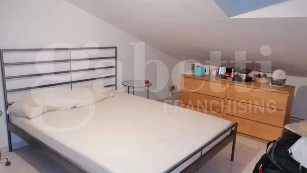 Magamistoad - Mansard Apartment with Balcony in Avellino